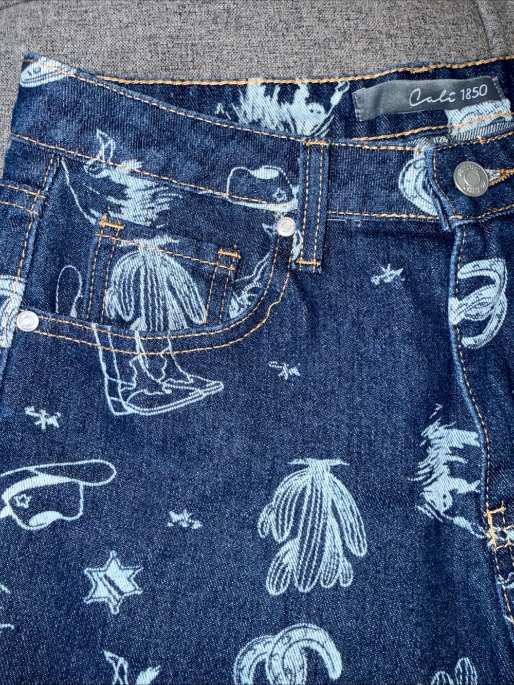 NWOTCali 1850 Straight Leg Jeans Women 7/28 Blue Western Cowboy Print High Rise - Picture 6 of 9